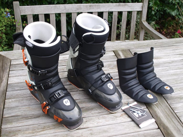 Ski Boots – Full Tilt Descendant 8 ski boots shell size 28.5.