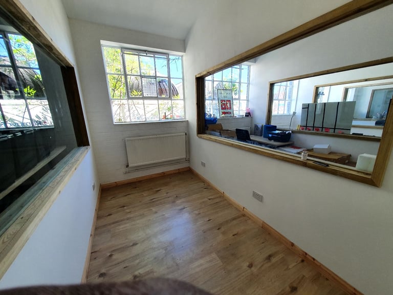 Creative Space | Beauty Room | Commercial Unit | Salon | Desk in Wimbledon South West London SW19