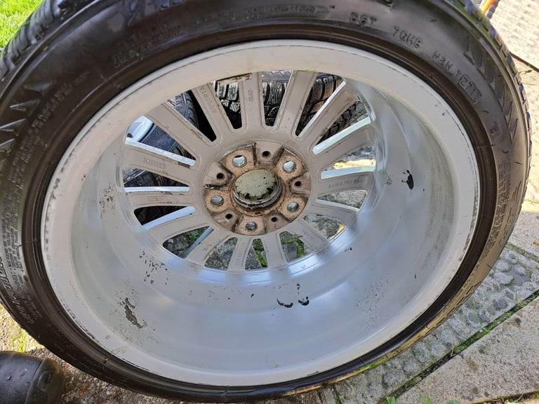 Bmw 17inch alloy wheels style 284 with Bridgstone winter runflat tyres.  