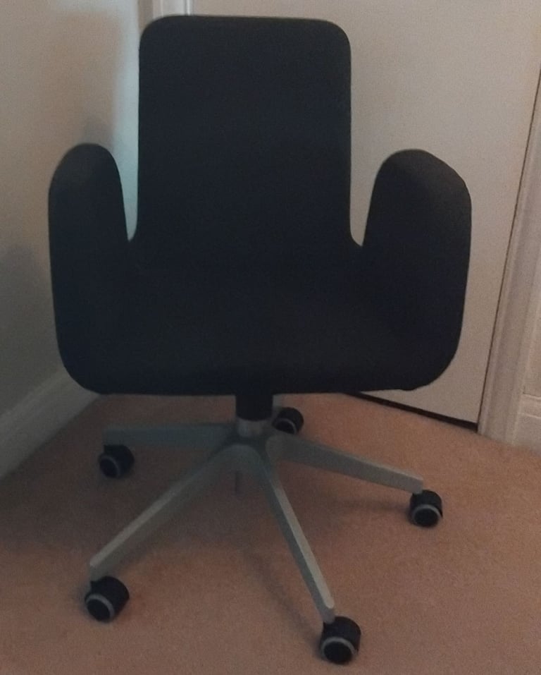 Ergonomic Desk Chair, Excellent Condition 