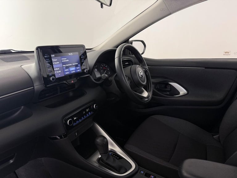 2022 Toyota Yaris 1.5 VVT-h Icon E-CVT Euro 6 (s/s) 5dr Hatchback PETROL/ELECTRIC Automatic