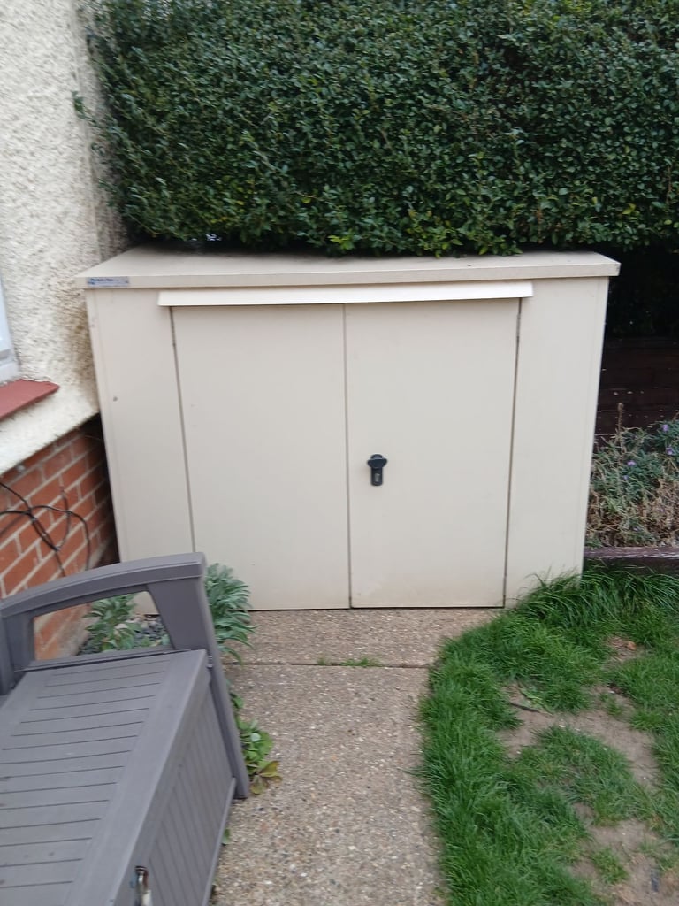 image for 2 x metal sheds 