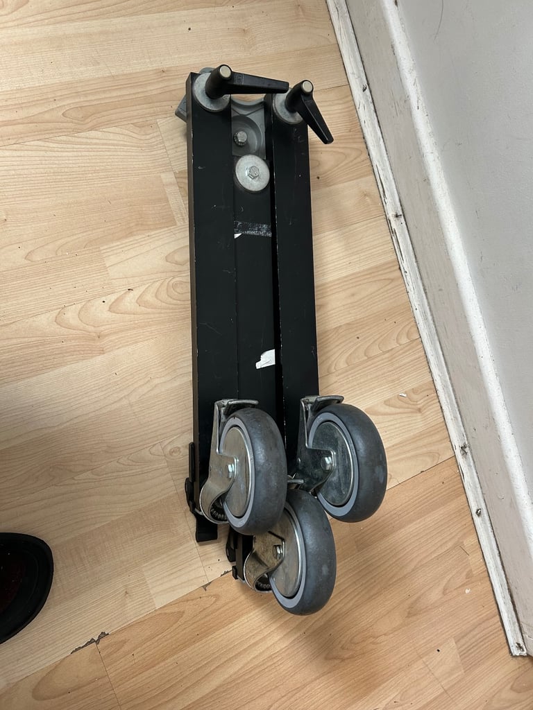 professional tripod pro Touch with dolly 