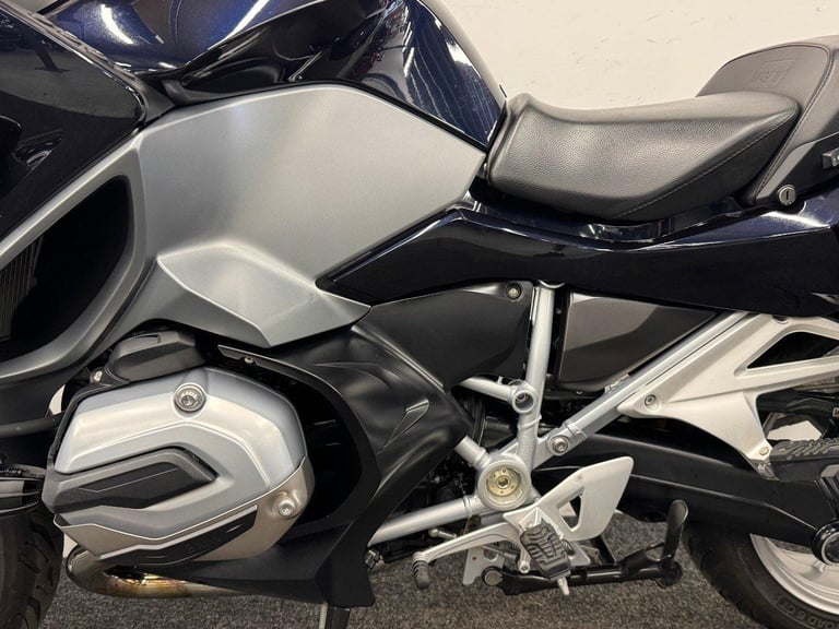 BMW R1200RT LE ** 12 MONTH MOT - PANNIERS - HEATED SEAT ** 