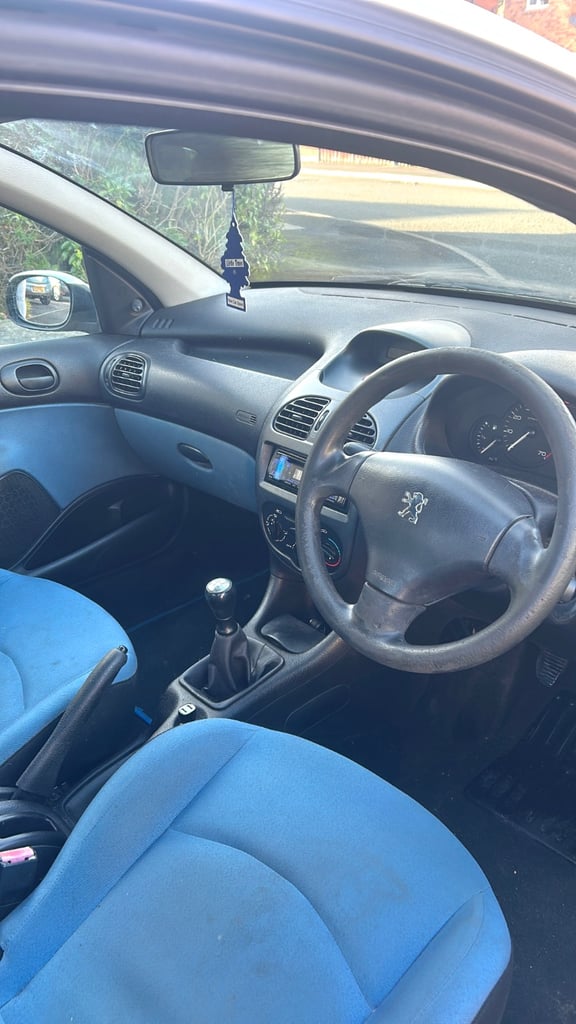 Peugeot, 206, Hatchback, 2004, Manual, 1124 (cc), 3 doors