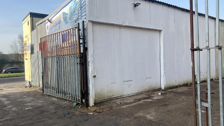 Commercial Unit For Rent 105 square metres - £2500 pm - Southall