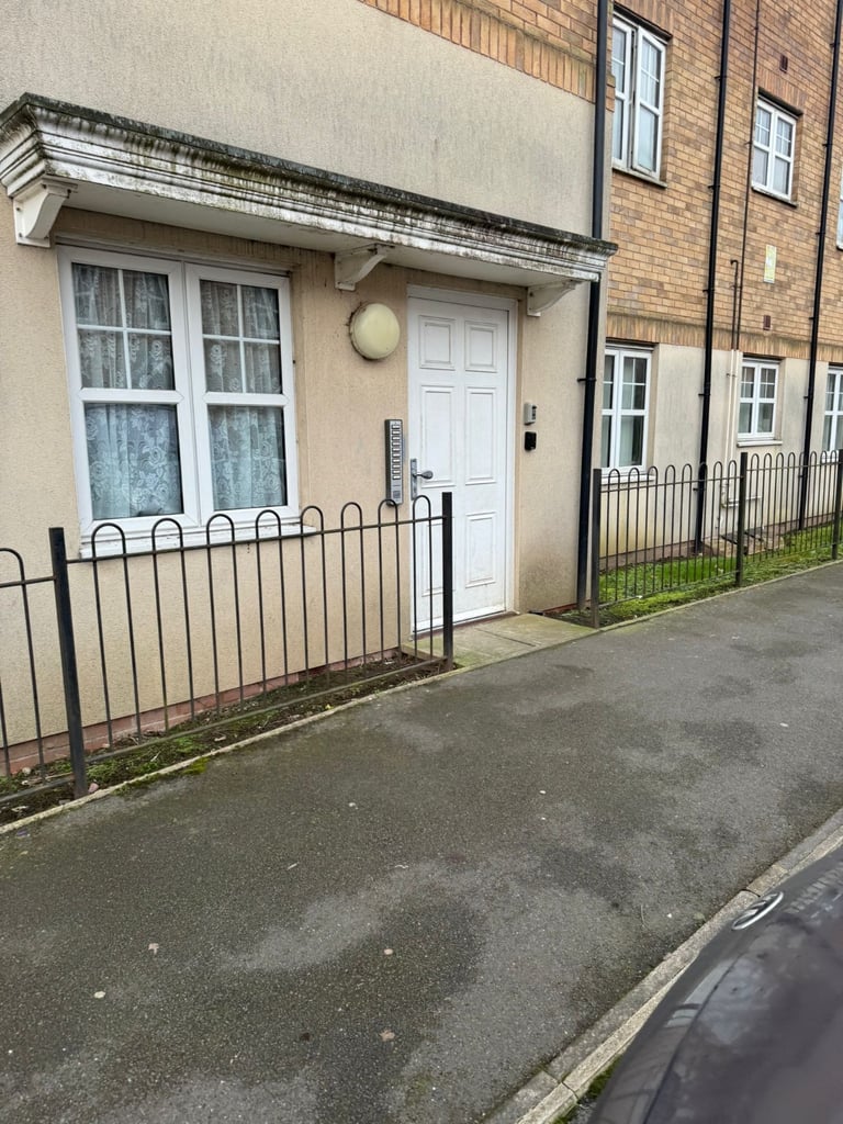 2 bed flat 