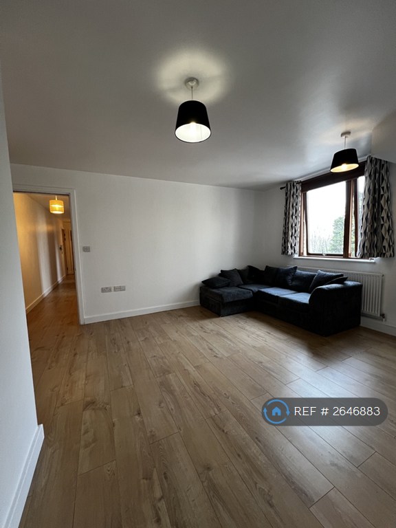 2 bedroom flat in Alexandra Avneue, Harrow, HA2 (2 bed) (#2646883)