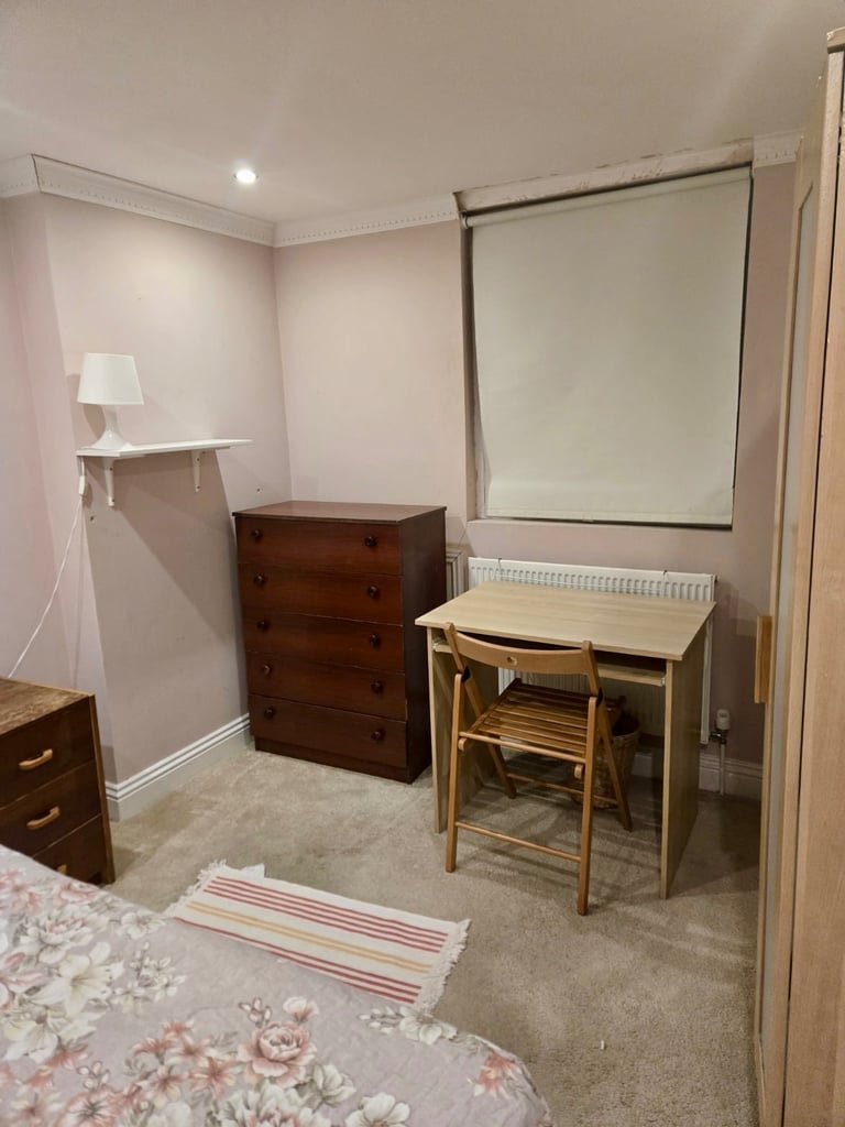 Rent Double Room  Separate own WC/Shower  - Address: Napier Road, London N17