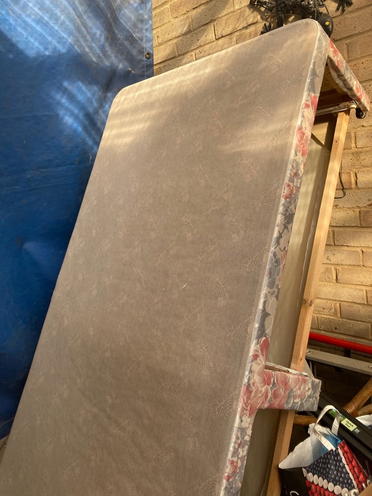 FREE Single silent night bed with 2 drawers 