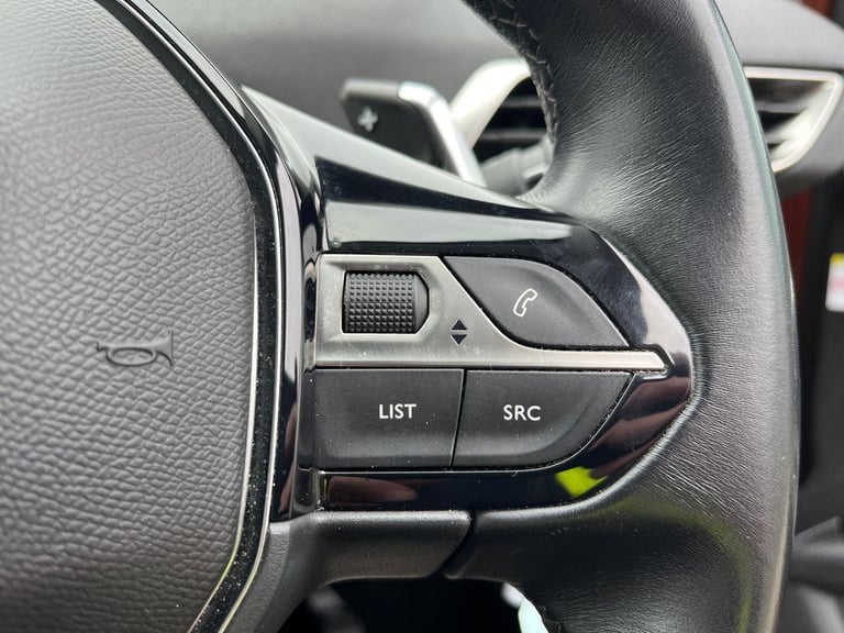 Peugeot 3008 ALLURE PURETECH S/S 1.2 130ps Petrol Automatic in Bronze