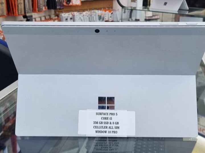 Surface Pro 5 (Touch Screen & Cellular Unlocked) Core i5 256 GB SSD