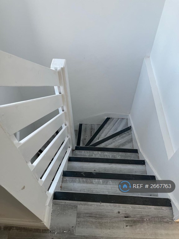 2 bedroom flat in Studley, B807hj, B80 (2 bed) (#2667763)