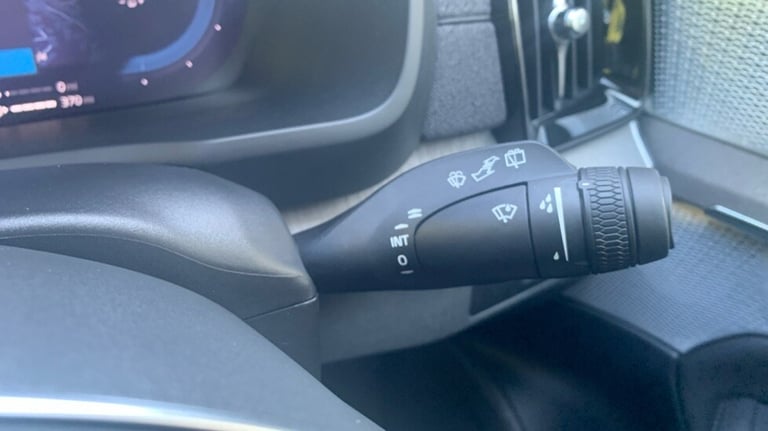 2025 Volvo XC90 Ultra, T8 AWD Plug-in hybrid, Electric/Petrol, Dark, 7 Seats Estate Petrol Parall...