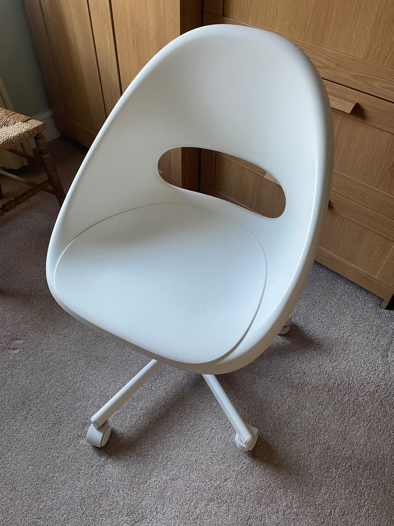 Wheeled office chair