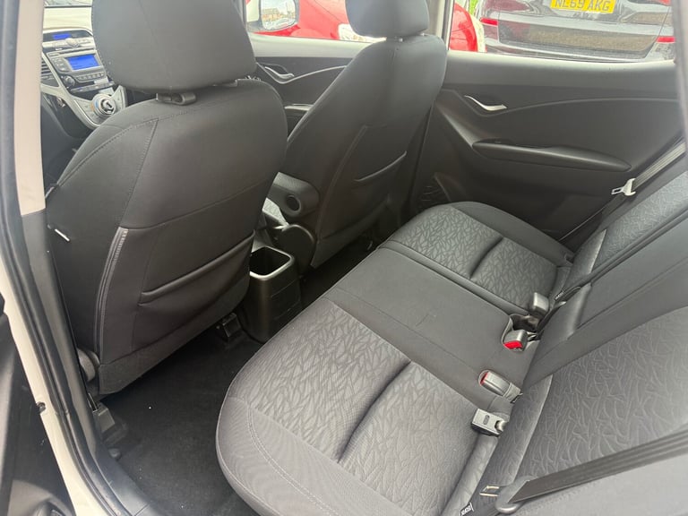 2012 Hyundai IX20 1.4 Active BlueDrive White 5 Door Bluetooth Low Insurance 