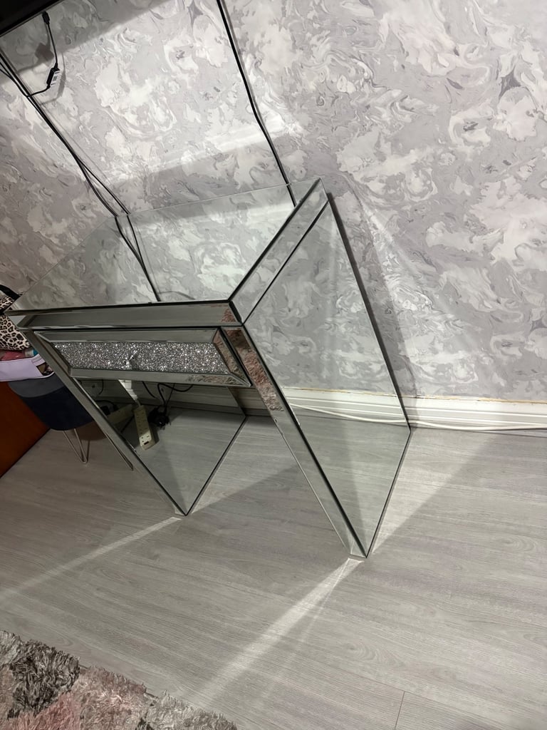 Makeup desk/ drawer for sale 