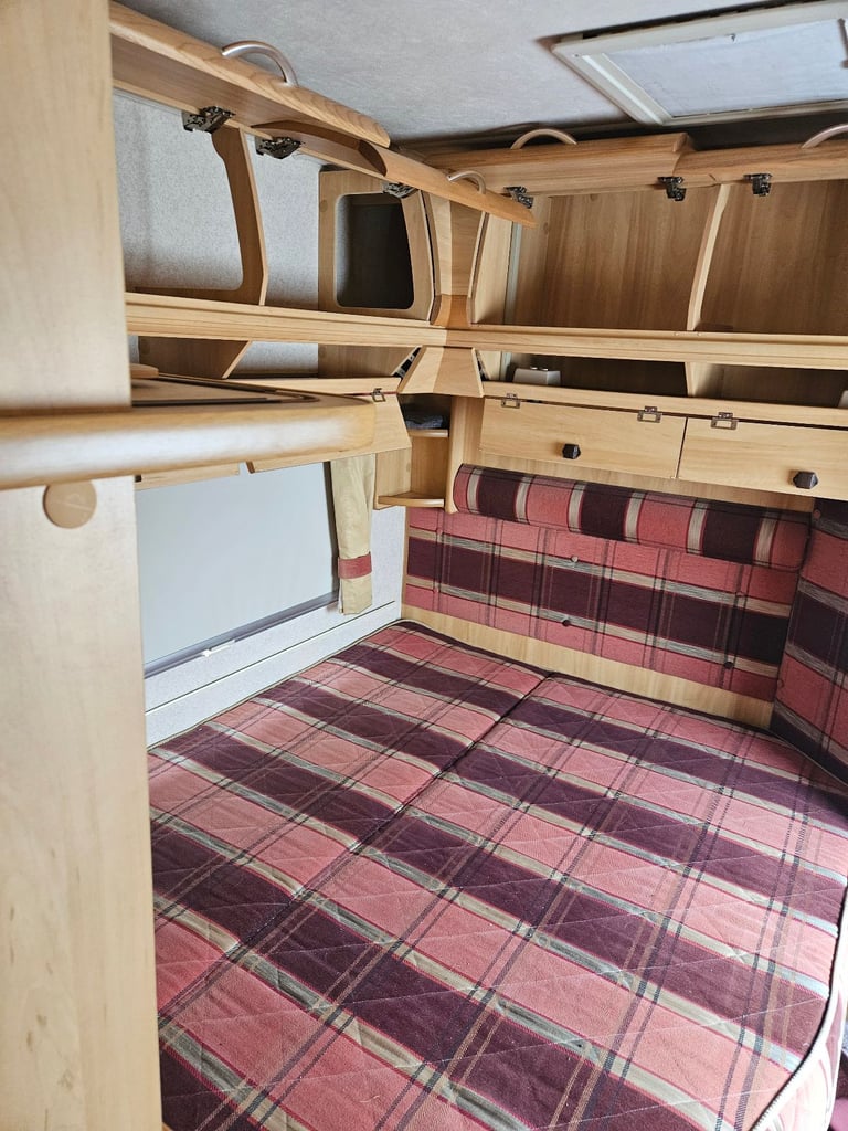 Sterling Eccles Elite Searcher Touring Caravan – For Sale