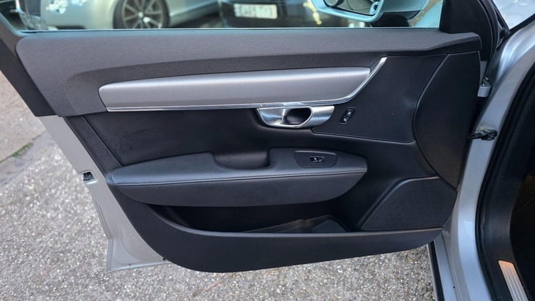 VOLVO S90 2.0 D4 Momentum Auto Euro 6 (s/s) 4dr 2018