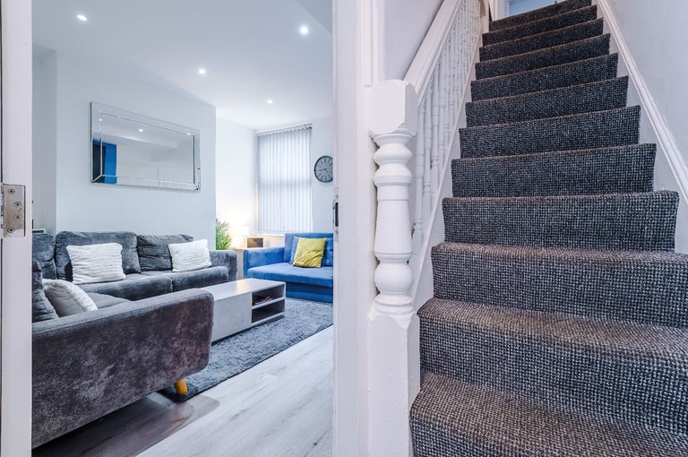 Short/Mid Stays, Contractors, Large House in Anfield