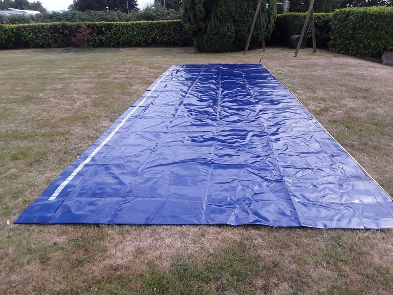 HGV Curtain Side. 18t Rigid Curtain Brand new . Reflective squares along base.(One side only.)