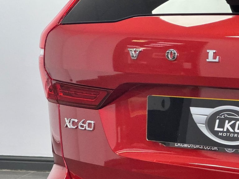 VOLVO XC60 2.0h T6 Recharge 18.8kWh Plus Auto AWD Euro 6 (s/s) 5dr 2024