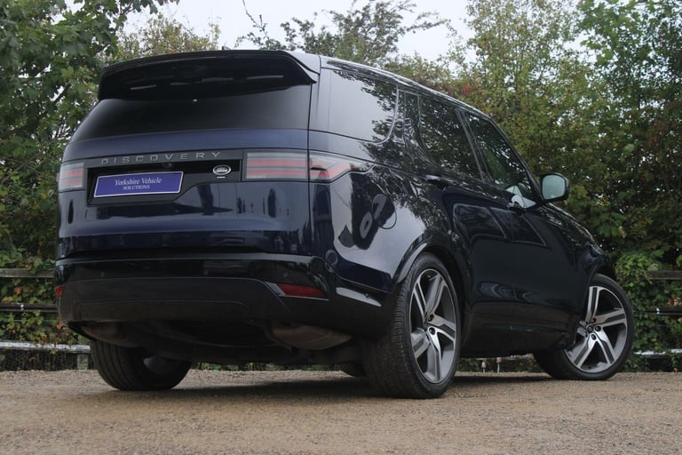 2022 Land Rover Discovery 3.0 D300 R-Dynamic HSE 5dr Auto ESTATE DIESEL Automatic