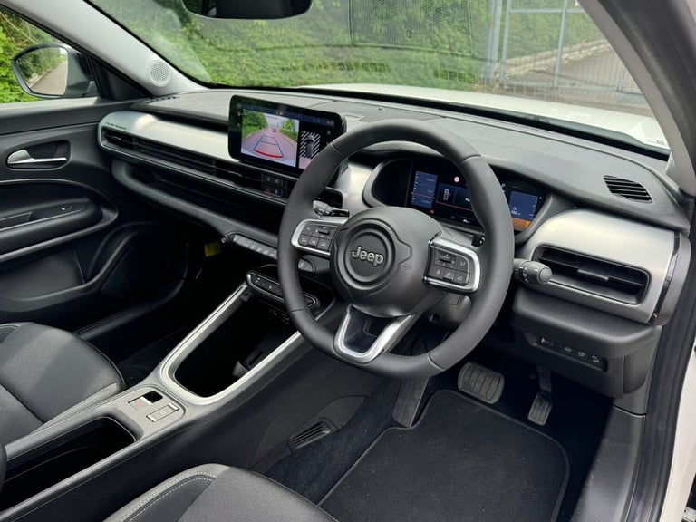 2025 Jeep Avenger 1.2 e-Hybrid Summit 5dr DCT Hatchback Petrol Automatic