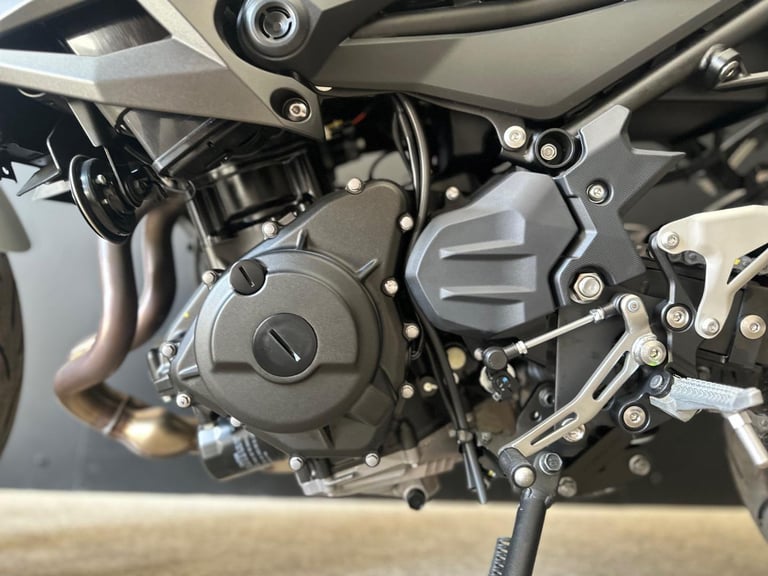 STUNNING ONE OWNER 2024/24 KAWASAKI Z400 MOTORCYCLE 