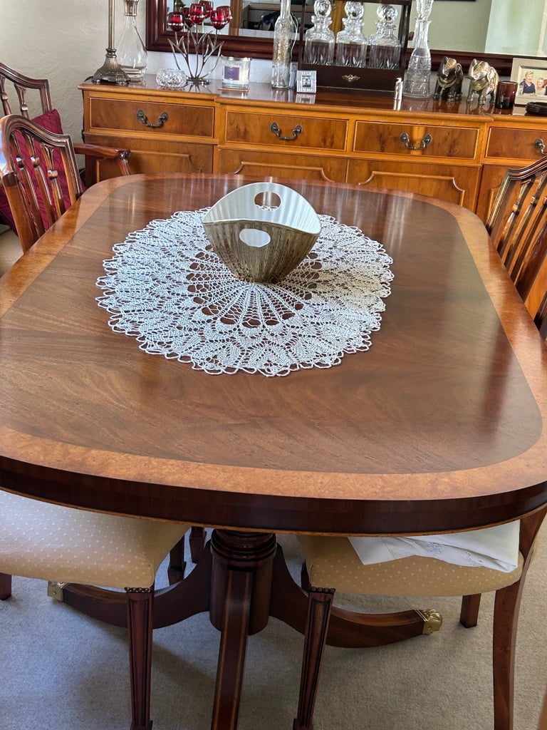 Dining table a chairs -  mahogany 