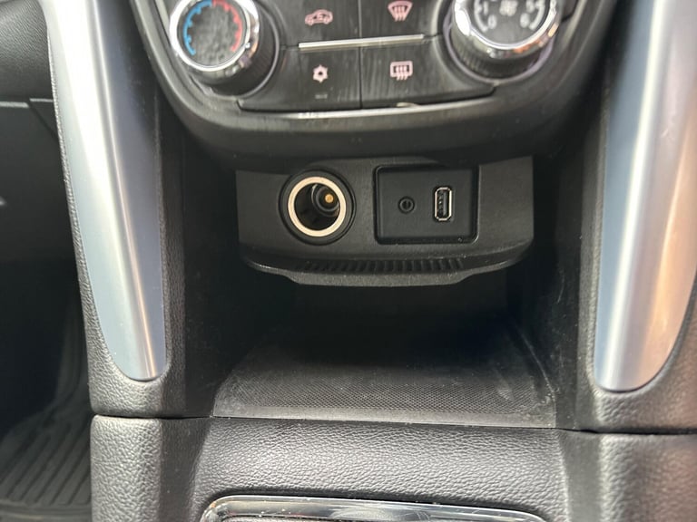 2013 Vauxhall Zafira Tourer 1.8 16V Exclusiv Euro 5 5dr Petrol