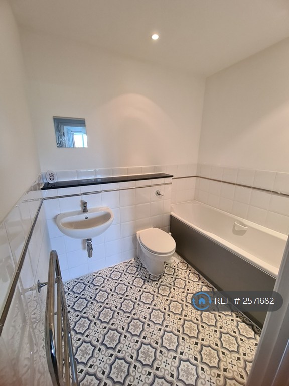 3 bedroom flat in Bloyes Mews, Colchester, CO1 (3 bed) (#2571682)