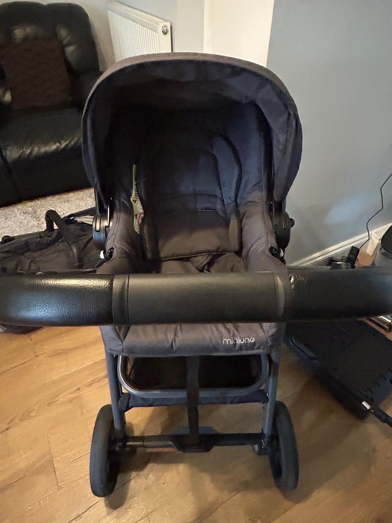 image for Mini Uno travel system