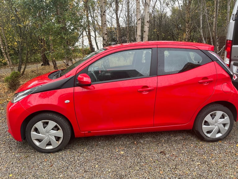 Toyota, AYGO, Hatchback, 2017, Manual, 998 (cc), 5 doors
