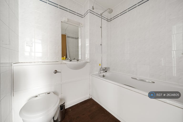 Studio flat in Hever Court Road, Singlewell, DA12 (#2634805)