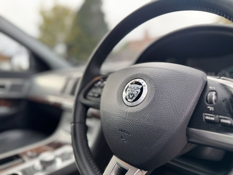 2012 Jaguar XF 3.0d V6 Luxury Saloon 4dr Diesel Auto Euro 5 (240 ps) Saloon Diesel Automatic