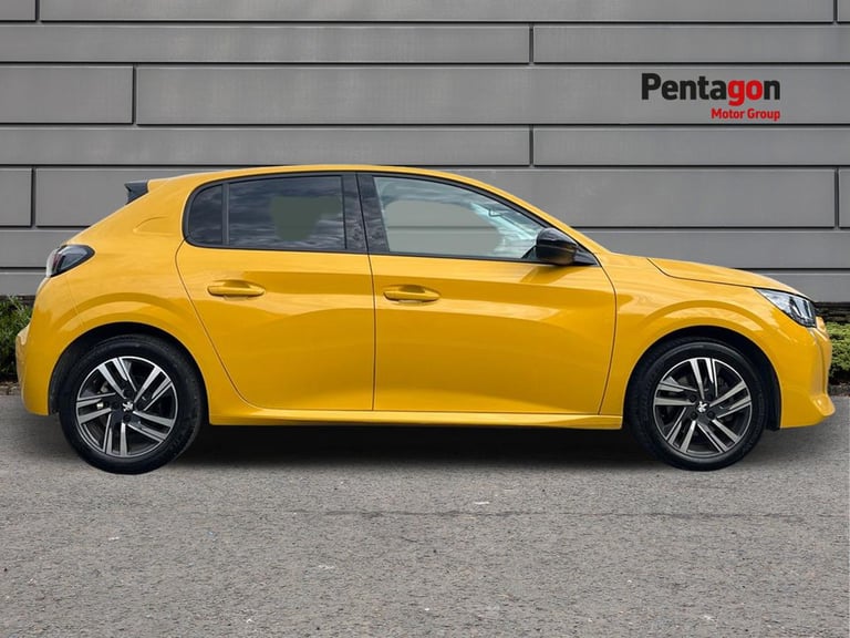  Peugeot 208 1.2 Puretech Allure Premium  Plus Hatchback 5dr Petrol Manual Euro