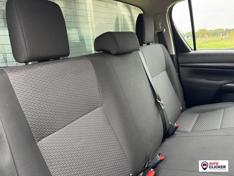 2020 Toyota Hilux 2.4 D-4D Active Pickup Extended Cab 4dr Diesel Manual 4WD Euro 6 (3.5t) (15 Pic...