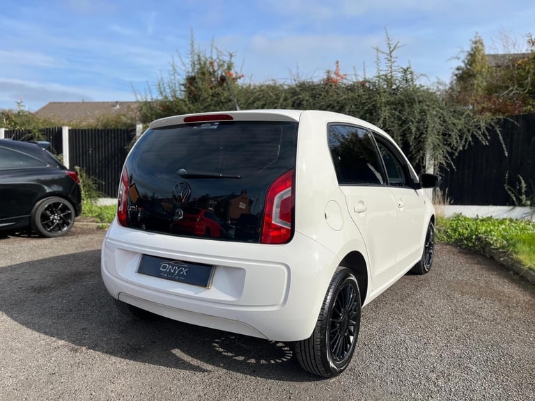 2015 Volkswagen up! 1.0 High up! Euro 5 5dr HATCHBACK Petrol Manual