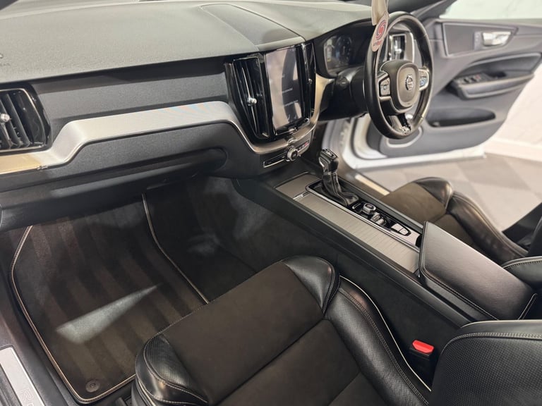 2018 Volvo XC60 2.0 D4 R-Design Auto AWD Euro 6 (s/s) 5dr ESTATE Diesel Automatic
