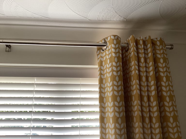 image for Metal curtain pole 2.2m length, 28mm dia. FREE