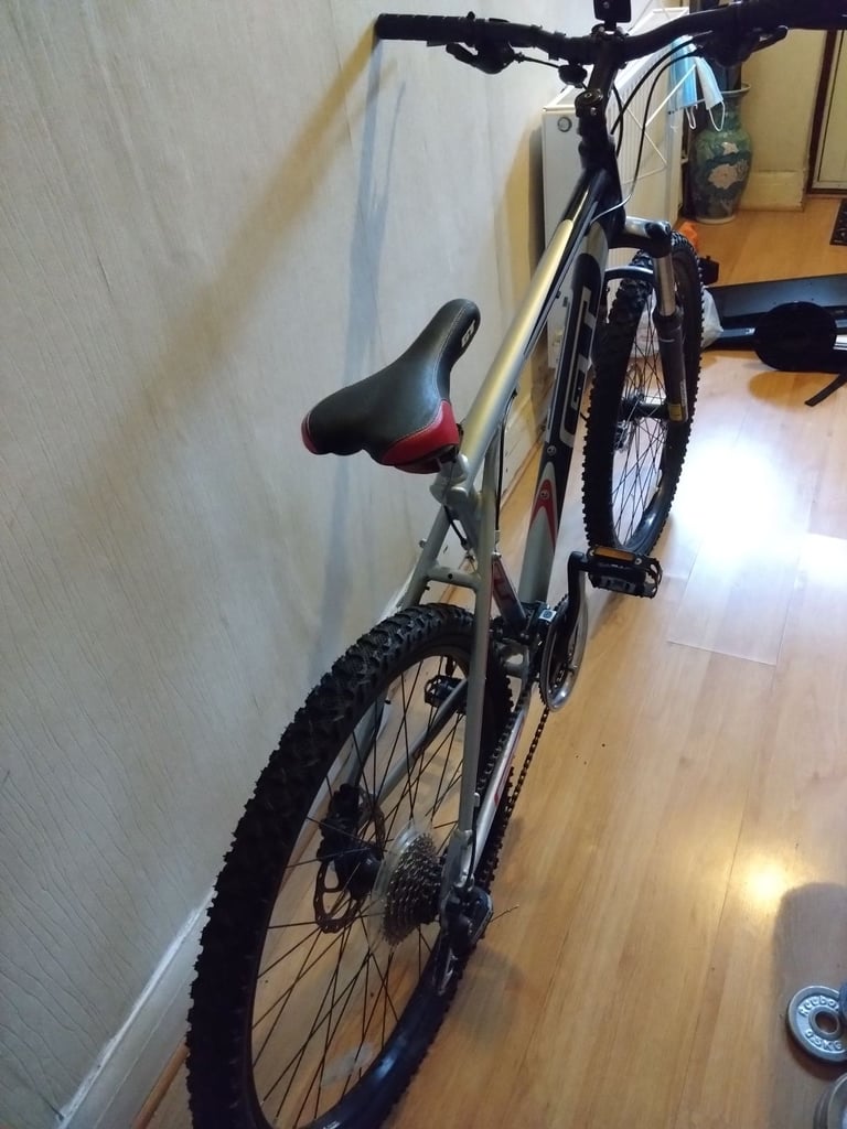 GT Aggressor XC3 mountain bike practically new!