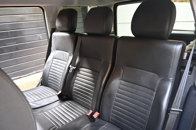 2016 Land Rover Discovery 4 3.0 SD V6 SE Auto 4WD 5dr PANEL VAN Diesel Automatic