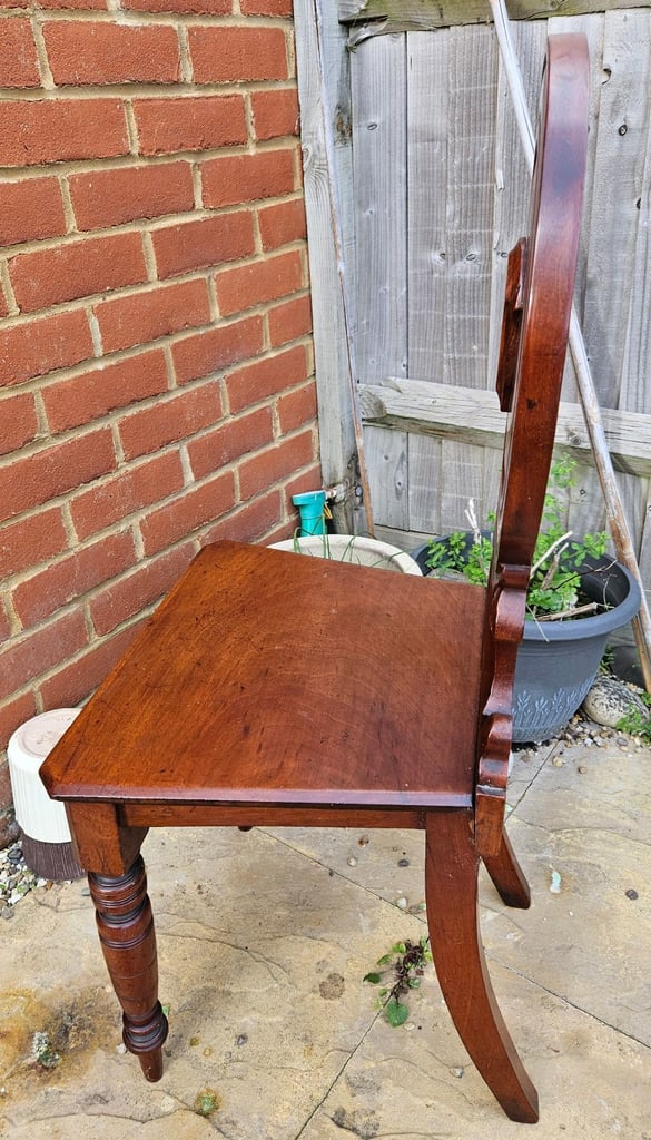 Antique 19th-century Mahogany Hall Chair (REFURBISHED)