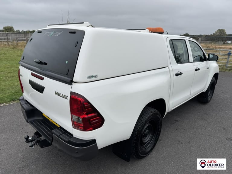 2020 Toyota Hilux 2.4 D-4D Active Pickup Extended Cab 4dr Diesel Manual 4WD Euro 6 (3.5t) (15 Pic...