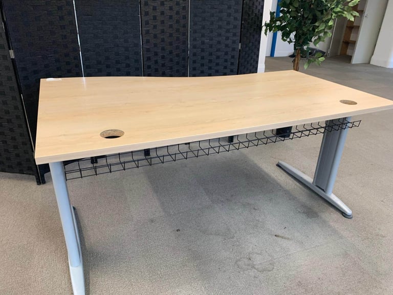 Used office wave desks for sale wood £75 each 30 available