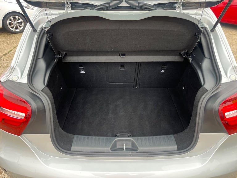 2018 MERCEDES-BENZ A180D AMG LINE 1 OWNER FULL SERVICE HISTORY LOW MILES