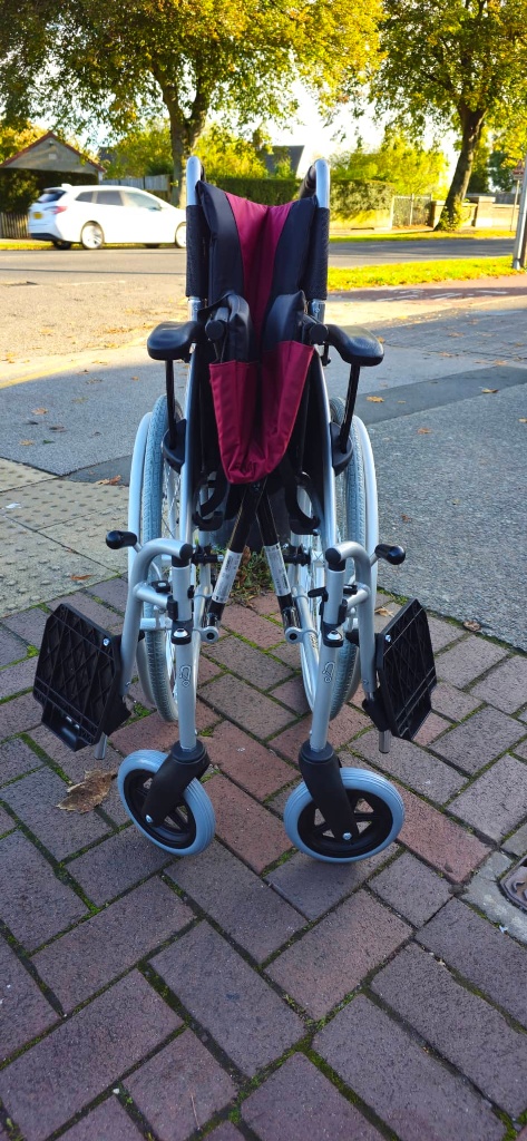Wheel chair self propelled g lite pro 