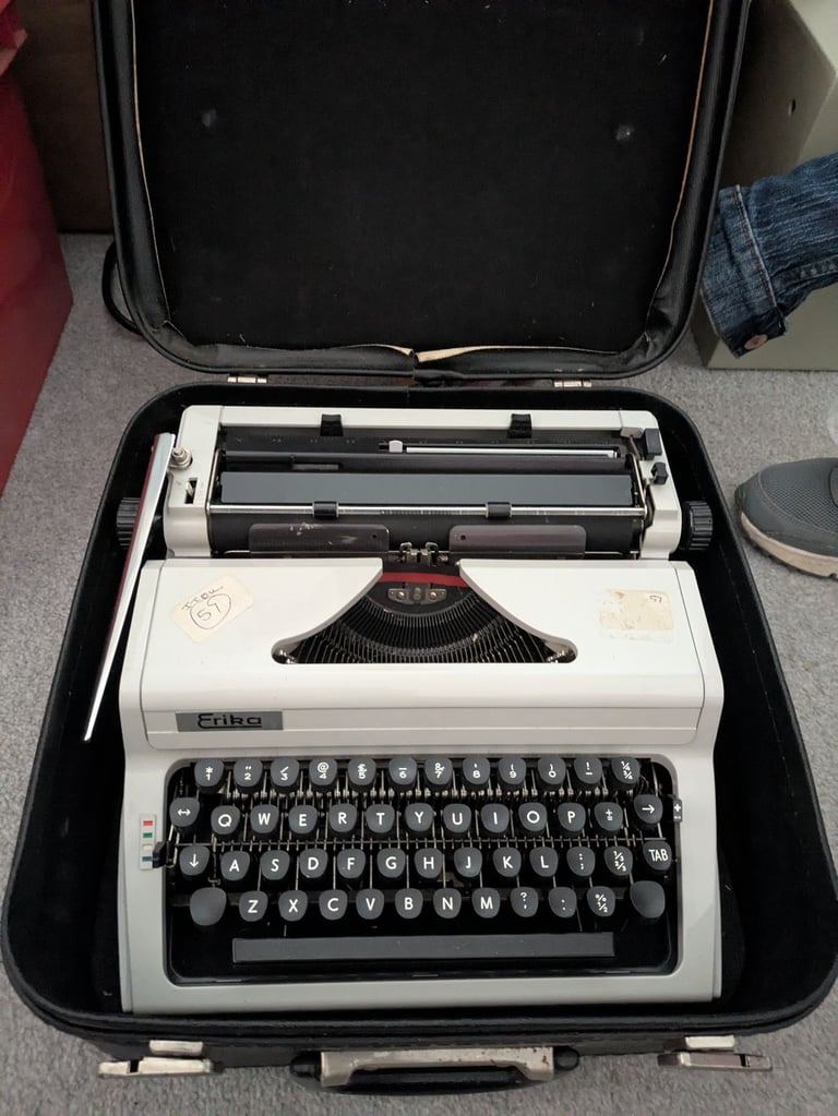 Typewriter 