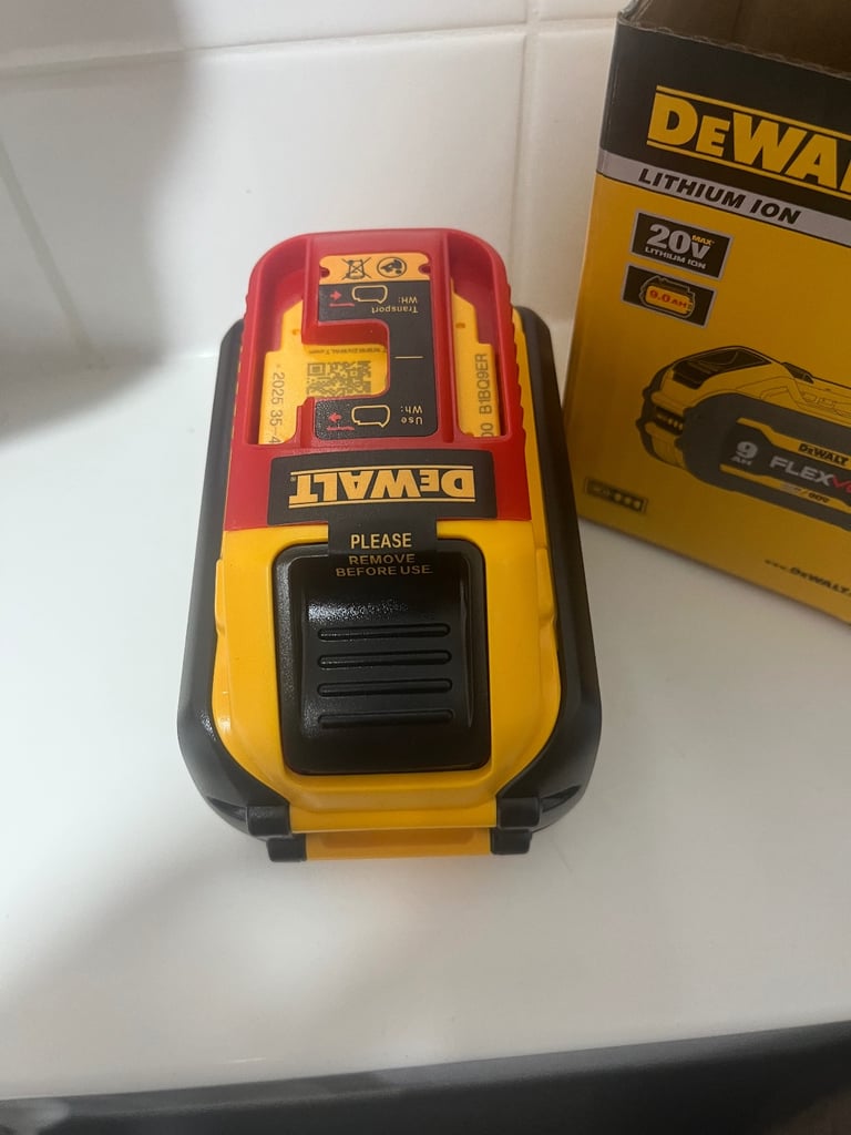 image for Dewalt flexvolt battery 9ah 20/60v brand new with box 